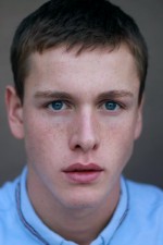 Харрис Дикинсон