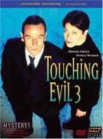 Touching Evil: 351x475 / 42 Кб