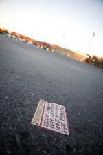 Resurrect Dead: The Mystery of the Toynbee Tiles: 550x825 / 93 Кб