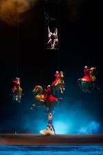 Cirque du Soleil: Сказочный мир в 3D: 1365x2048 / 370 Кб