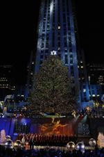 Christmas in Rockefeller Center: 399x600 / 64 Кб