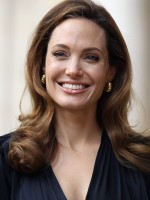 Анджелина Джоли: 2000x2663 / 418.23 Кб