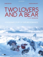 Постер Влюбленные и медведь: 1417x1889 / 239.91 Кб