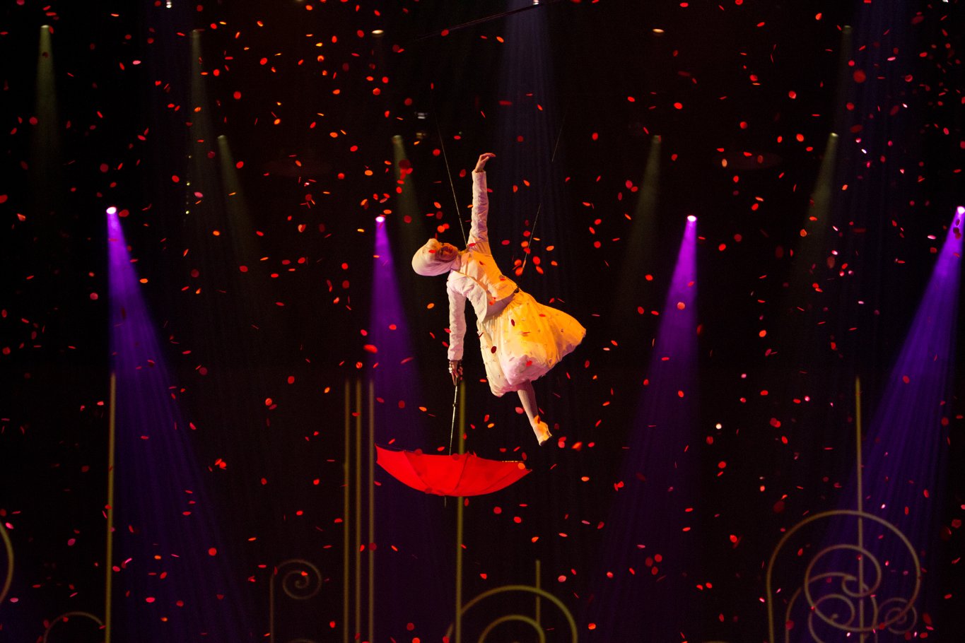 Фото - Cirque du Soleil: Сказочный мир в 3D: 1365x910 / 137 Кб