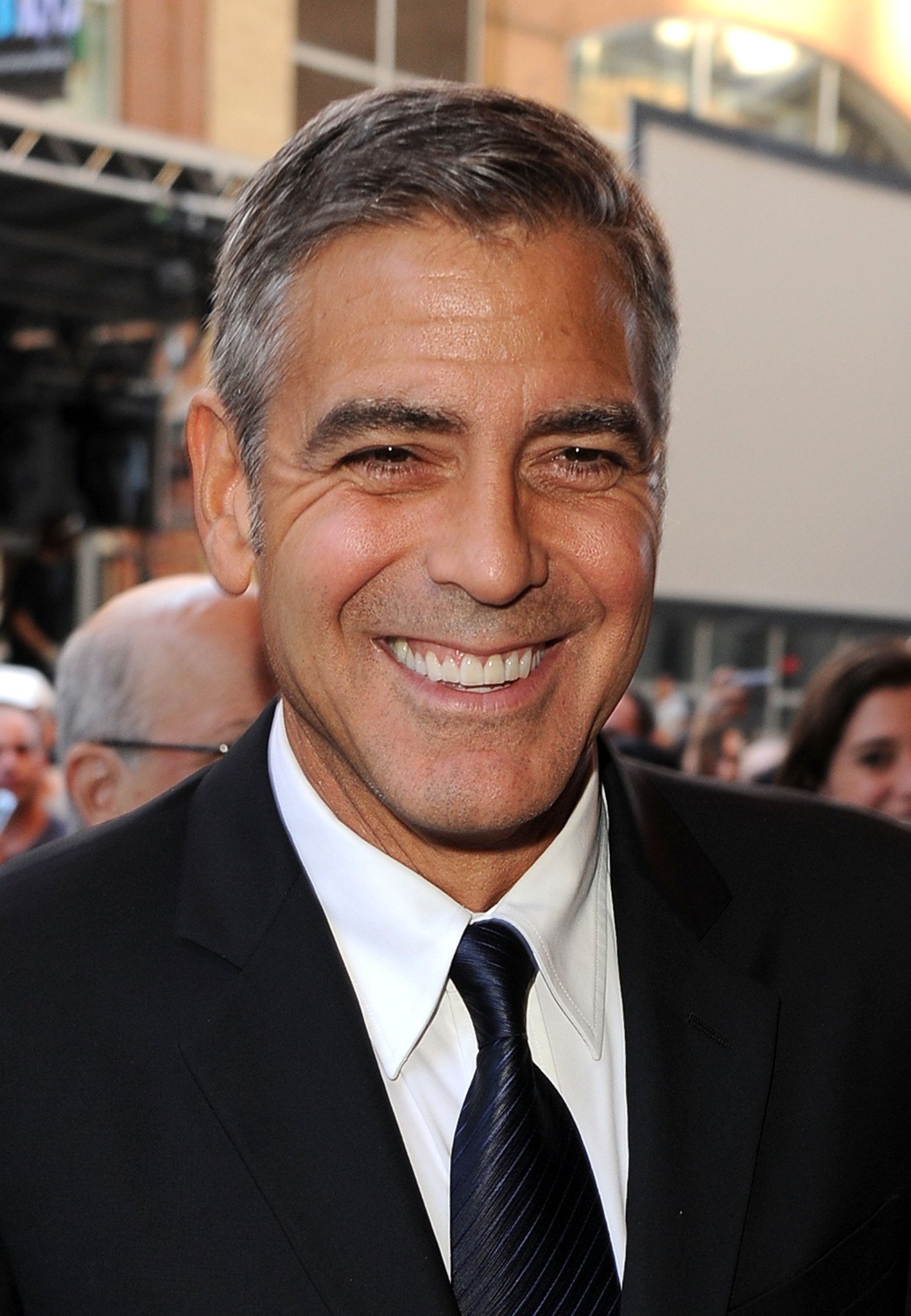 Фото - Джордж Клуни: 1419x2048 / 378 Кб
